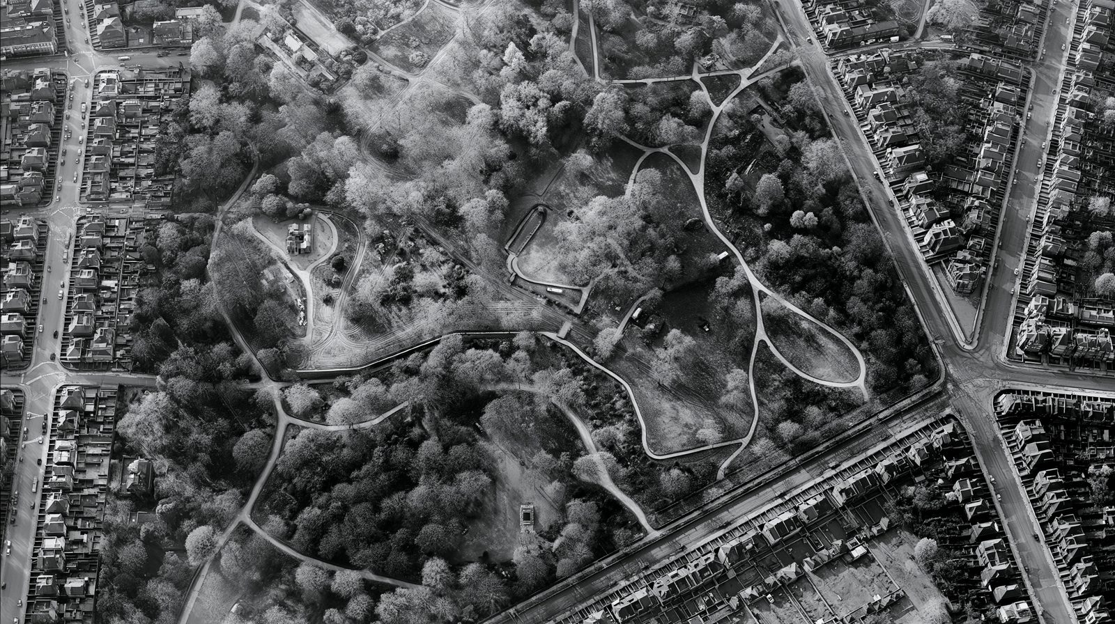 Aerial view of the gardens, around 1940